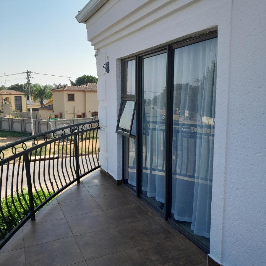 The Shamrock Hotel Polokwane Esterno foto