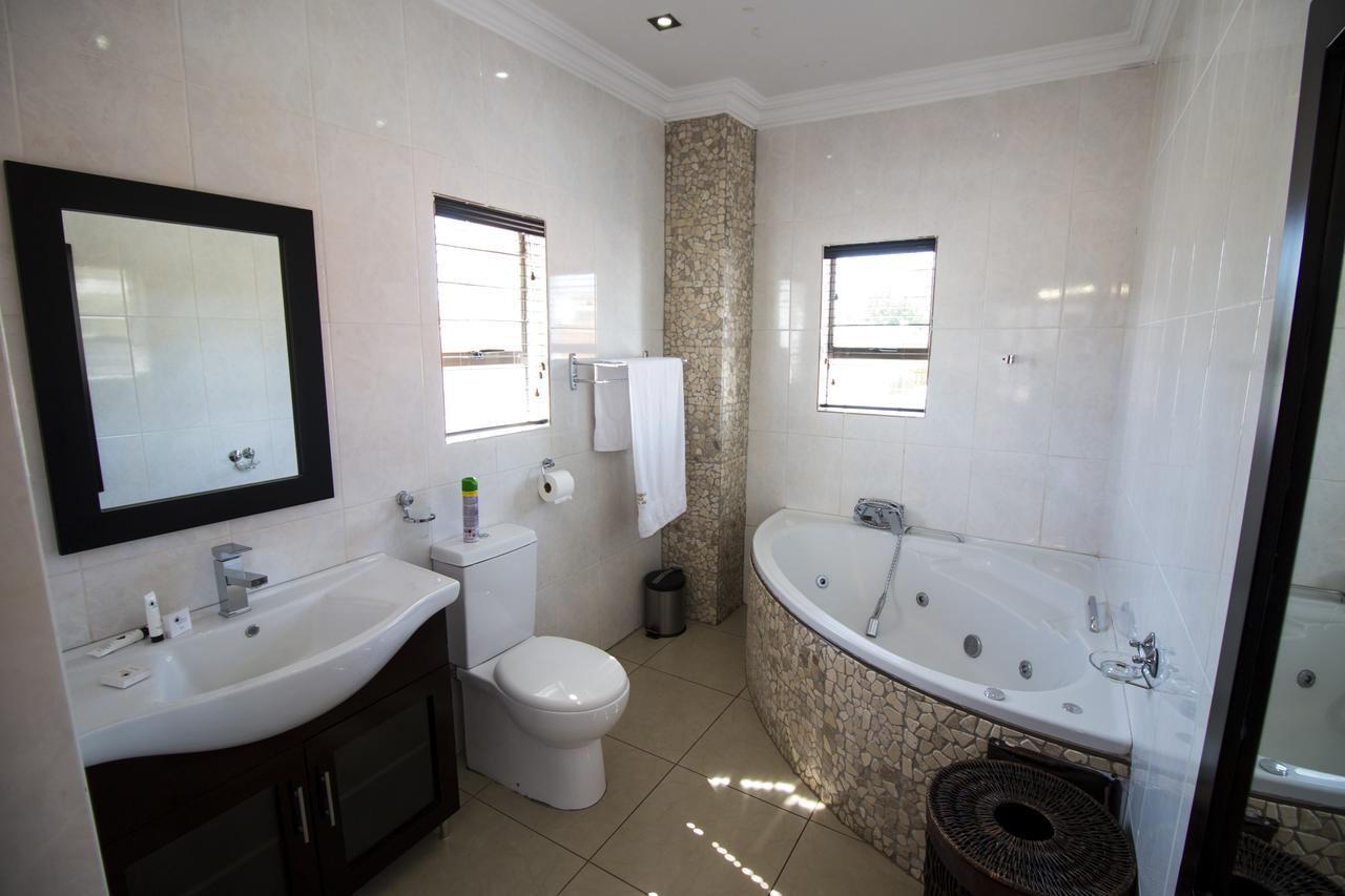 The Shamrock Hotel Polokwane Esterno foto